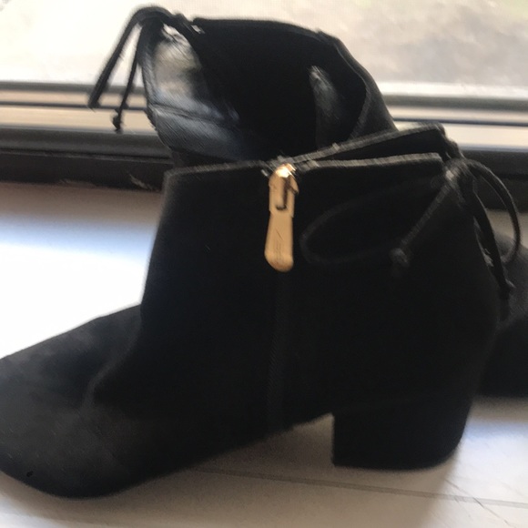 Black Boot - Picture 2 of 6